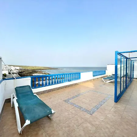 Timanfaya Two Bedroom Apartment With Sea Views In Punta Mujeres Apartamento *