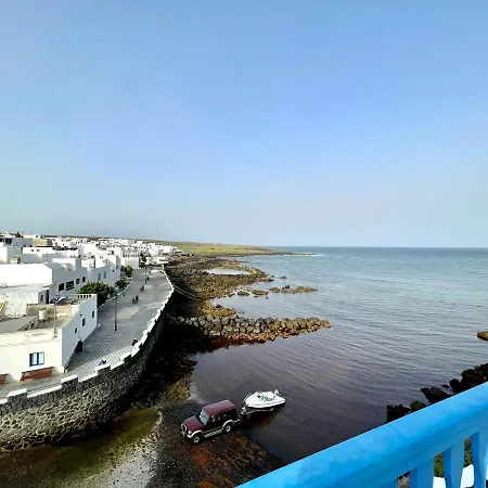 Timanfaya Two Bedroom Apartment With Sea Views In Punta Mujeres *