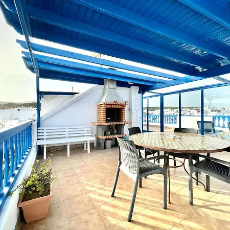 Apartamento Timanfaya Two Bedroom Apartment With Sea Views In Punta Mujeres
