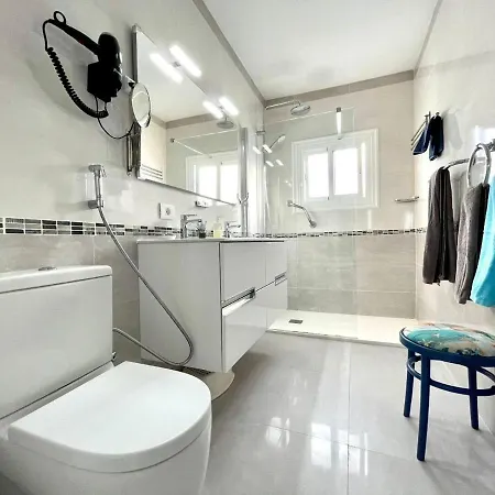 Apartamento Timanfaya Two Bedroom Apartment With Sea Views In Punta Mujeres