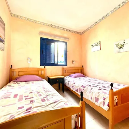 Timanfaya Two Bedroom Apartment With Sea Views In Punta Mujeres Apartamento