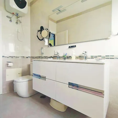 Timanfaya Two Bedroom Apartment With Sea Views In Punta Mujeres Apartamento