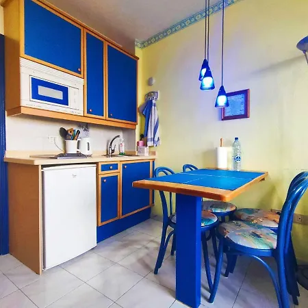 Timanfaya Two Bedroom Apartment With Sea Views In Punta Mujeres