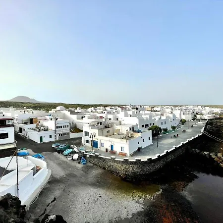 Apartment Timanfaya Two Bedroom Apartment With Sea Views In Punta Mujeres